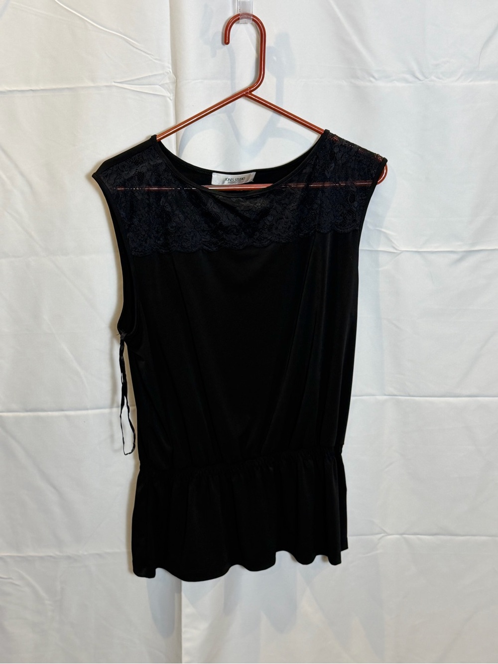 Jones Studio Black Lace Sleeveless Peplum Top
